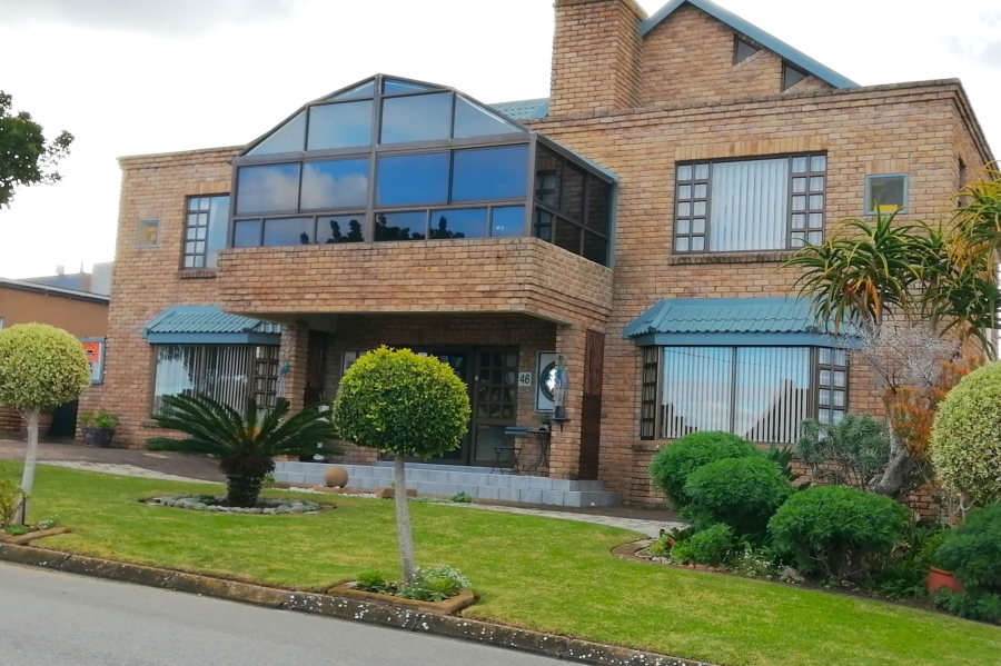 5 Bedroom Property for Sale in Stilbaai Wes Western Cape